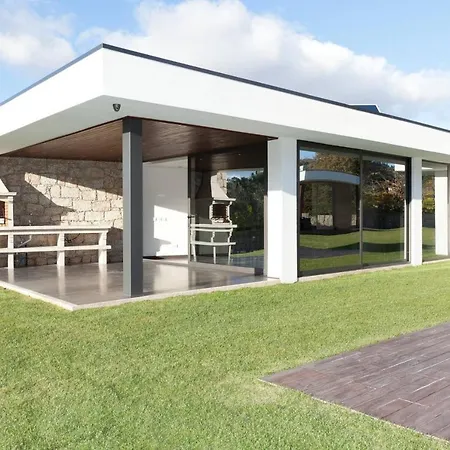 Elegant Near With Pool ヴィラ ヴィエイラ・ド・ミーニョ