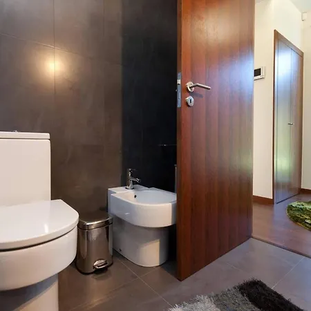 Elegant Near With Pool