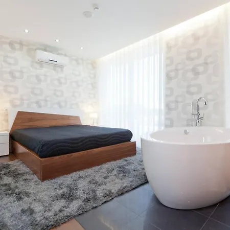 Elegant Near With Pool ヴィラ *