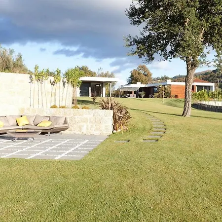 Elegant Near With Pool Vieira do Minho