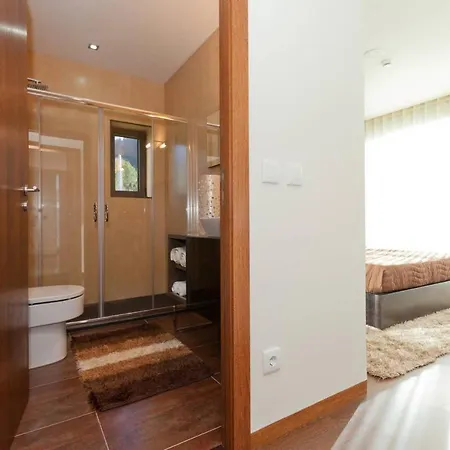 Elegant Near With Pool * ヴィエイラ・ド・ミーニョ