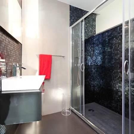 Elegant Near With Pool *