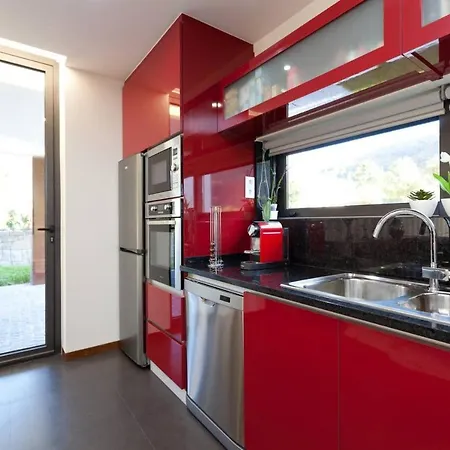 Elegant Near With Pool * ヴィエイラ・ド・ミーニョ