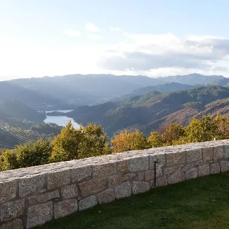 ヴィラ Elegant Near With Pool