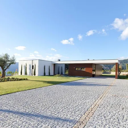 Villa Elegant Near With Pool Vieira do Minho