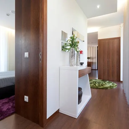 Elegant Near With Pool *