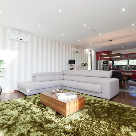 Elegant Near With Pool
