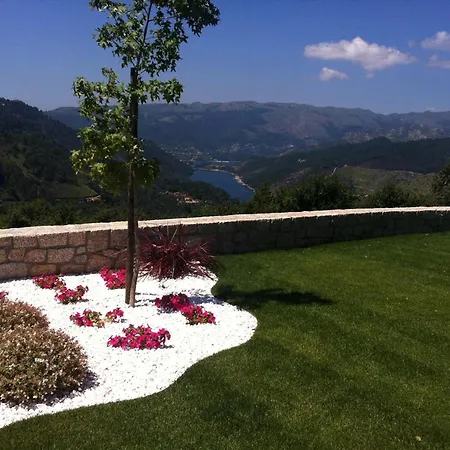 Villa Elegant Near With Pool Vieira do Minho