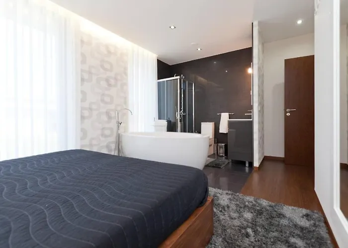 וילה Elegant Near With Pool ויירה דו מיניו