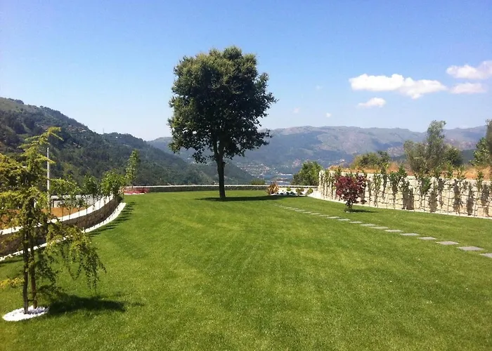 Elegant Near With Pool וילה *