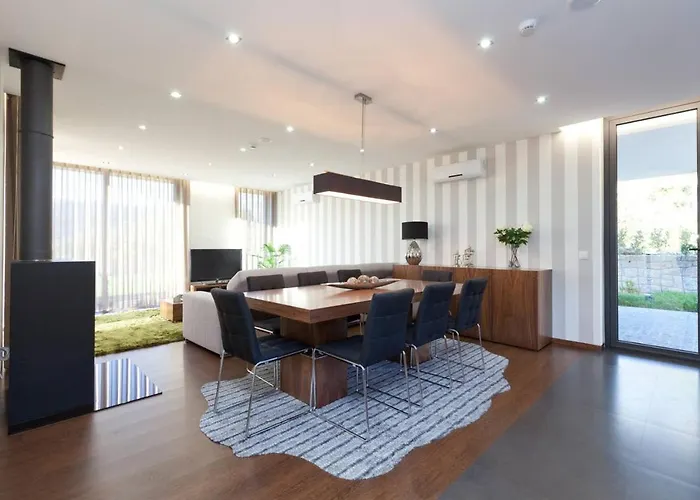 וילה Elegant Near With Pool