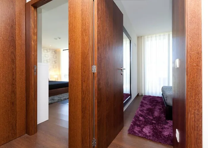 Elegant Near With Pool ויירה דו מיניו