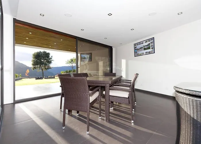 Elegant Near With Pool וילה ויירה דו מיניו