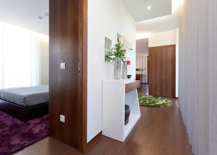 Elegant Near With Pool