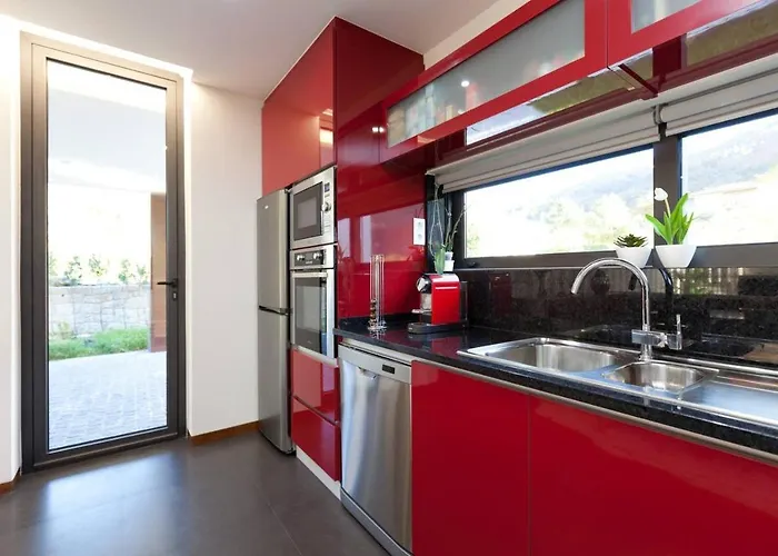 Elegant Near With Pool * ויירה דו מיניו