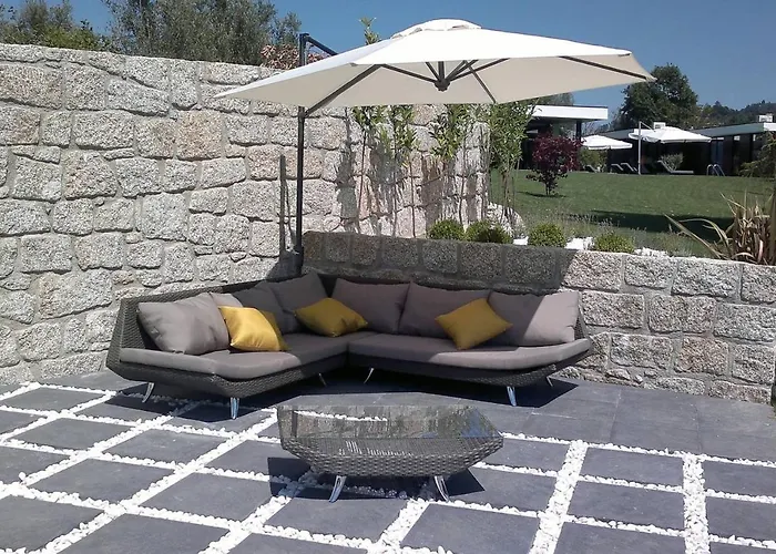 Elegant Near With Pool ויירה דו מיניו