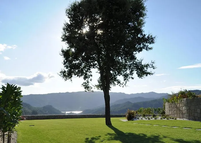 Elegant Near With Pool וילה *