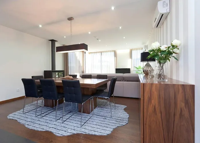 Elegant Near With Pool