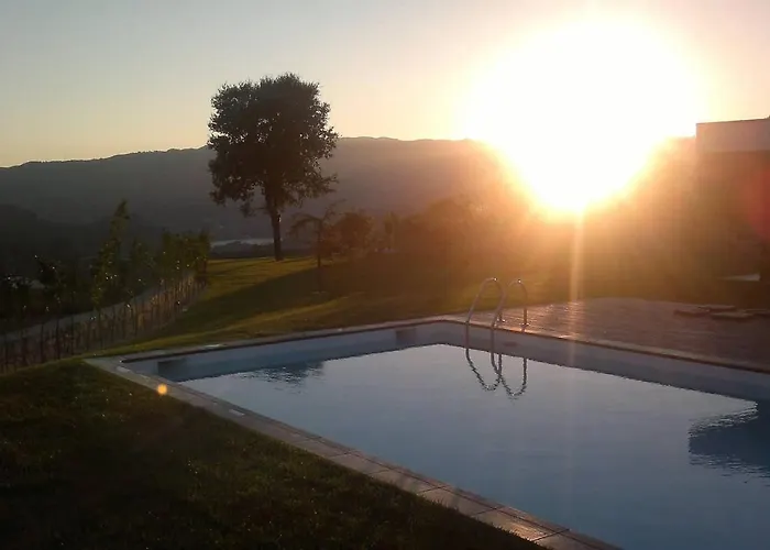 Elegant Near With Pool וילה *